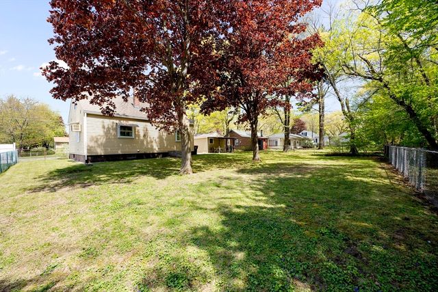 62 Lincoln Avenue, South Hadley, MA 01075