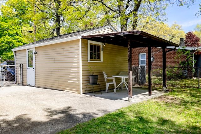 62 Lincoln Avenue, South Hadley, MA 01075