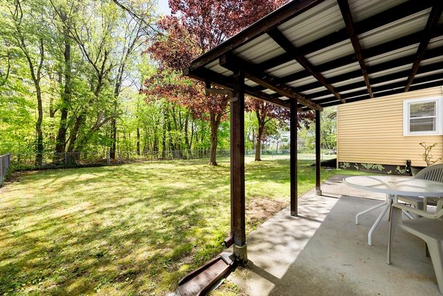 62 Lincoln Avenue, South Hadley, MA 01075