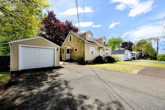 62 Lincoln Avenue, South Hadley, MA 01075