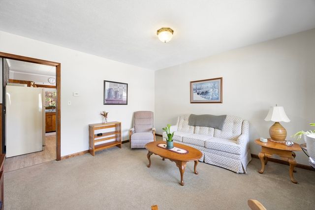 62 Lincoln Avenue, South Hadley, MA 01075