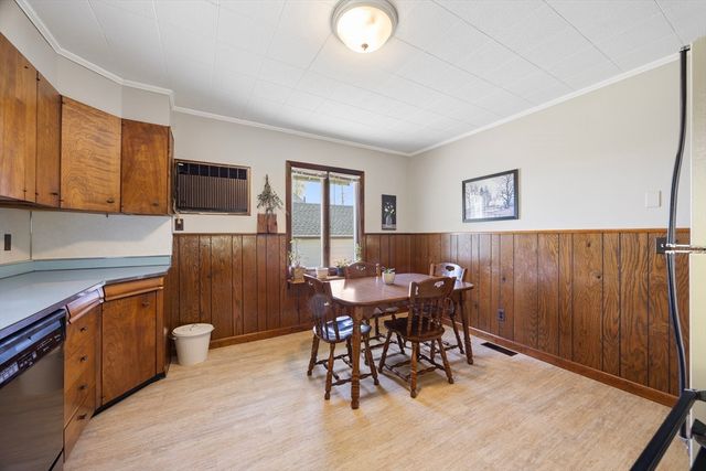 62 Lincoln Avenue, South Hadley, MA 01075