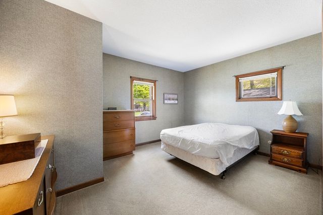 62 Lincoln Avenue, South Hadley, MA 01075