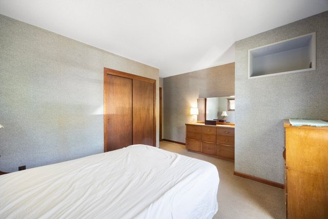 62 Lincoln Avenue, South Hadley, MA 01075