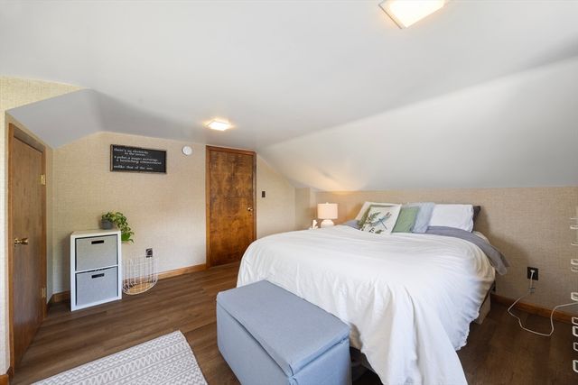 62 Lincoln Avenue, South Hadley, MA 01075