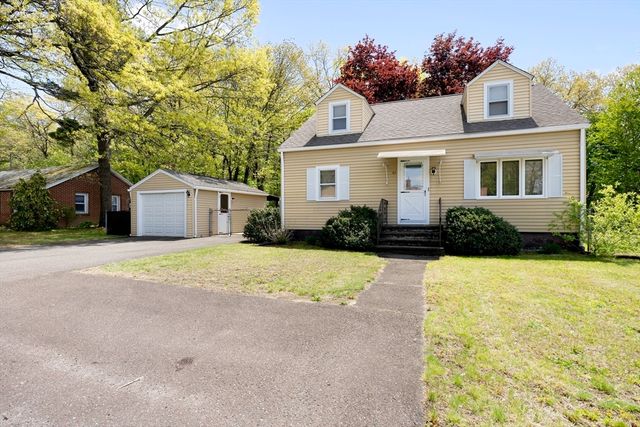 62 Lincoln Avenue, South Hadley, MA 01075