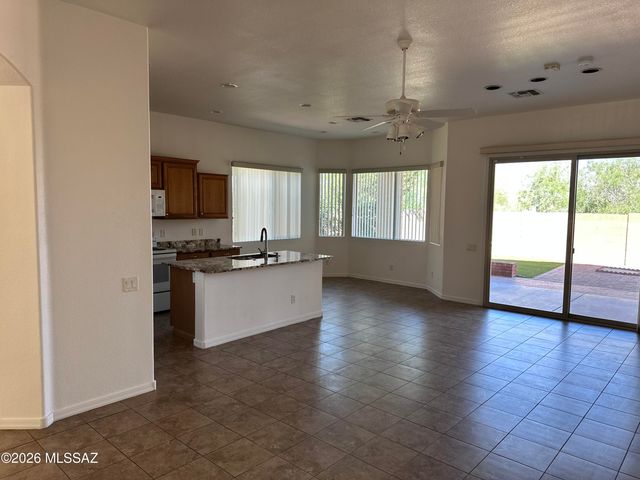 9579 E Corte Del Sol Brillante, Tucson, AZ 85748