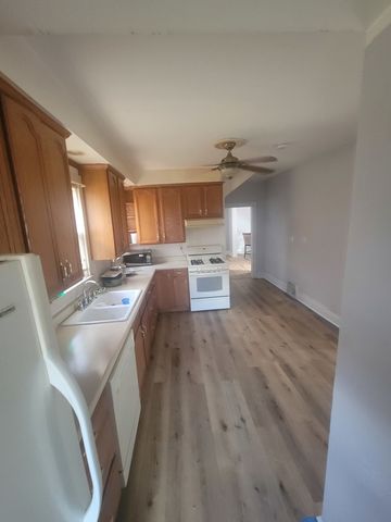 526 N View Street, Aurora, IL 60506