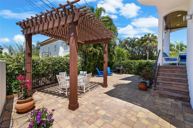 108 BERMUDA AVENUE, Tampa, FL 33606