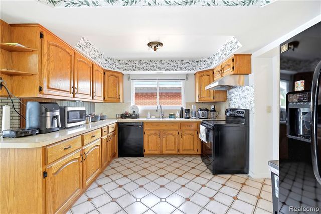 13455 Haupt Drive, Warren, MI 48088