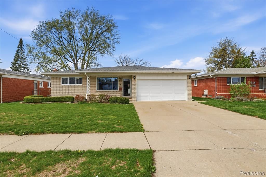 13455 Haupt Drive, Warren, MI 48088