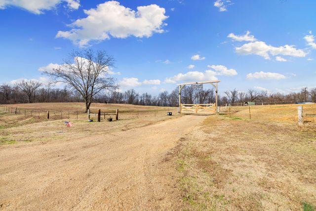 1039 Concord Rd, Gates, TN 38037