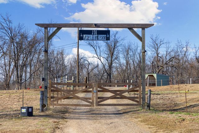 1039 Concord Rd, Gates, TN 38037