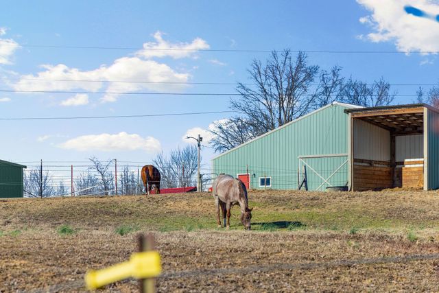 1039 Concord Rd, Gates, TN 38037