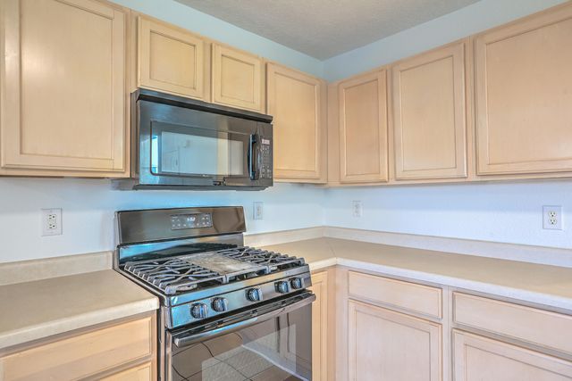 11251 Campo Del Oso Avenue NE, Albuquerque, NM 87123