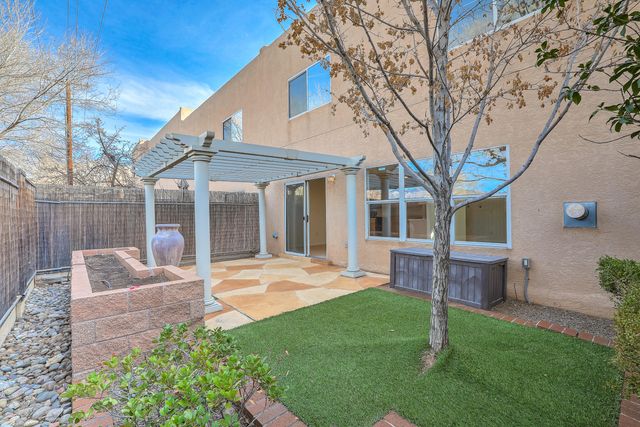 11251 Campo Del Oso Avenue NE, Albuquerque, NM 87123