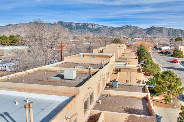 11251 Campo Del Oso Avenue NE, Albuquerque, NM 87123