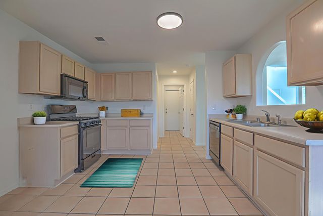 11251 Campo Del Oso Avenue NE, Albuquerque, NM 87123