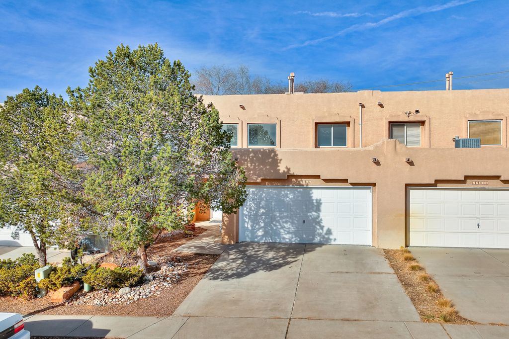 11251 Campo Del Oso Avenue NE, Albuquerque, NM 87123
