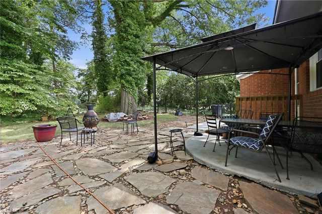 305 Meadowbrook Drive, Burlington, NC 27215