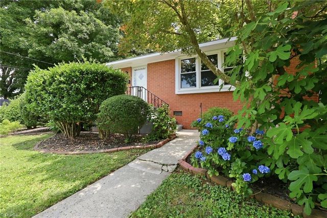 305 Meadowbrook Drive, Burlington, NC 27215