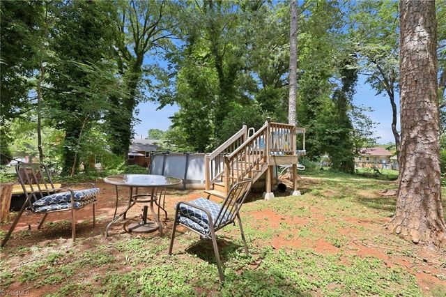 305 Meadowbrook Drive, Burlington, NC 27215