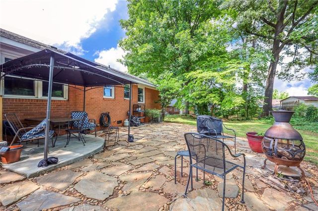 305 Meadowbrook Drive, Burlington, NC 27215