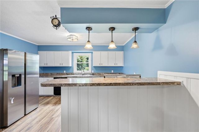 305 Meadowbrook Drive, Burlington, NC 27215