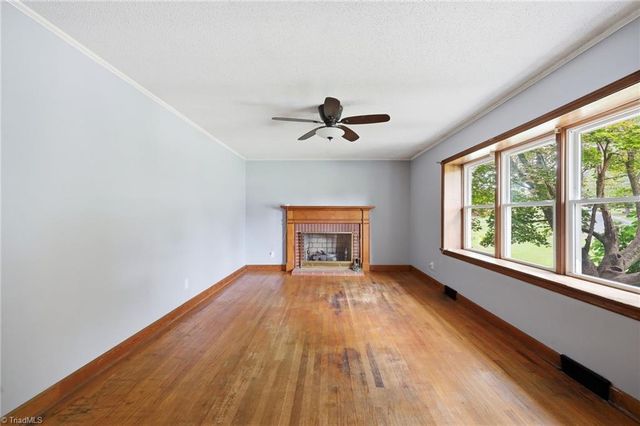305 Meadowbrook Drive, Burlington, NC 27215