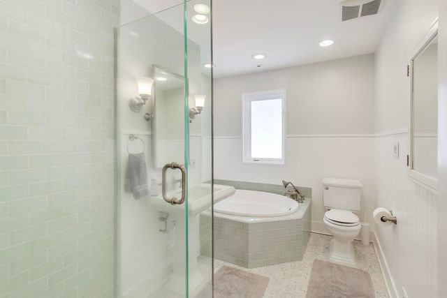 205 Orchard Road, North Barrington, IL 60010