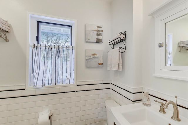 205 Orchard Road, North Barrington, IL 60010