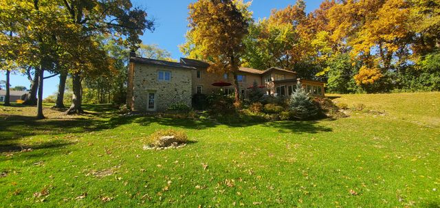 205 Orchard Road, North Barrington, IL 60010