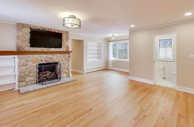 205 Orchard Road, North Barrington, IL 60010