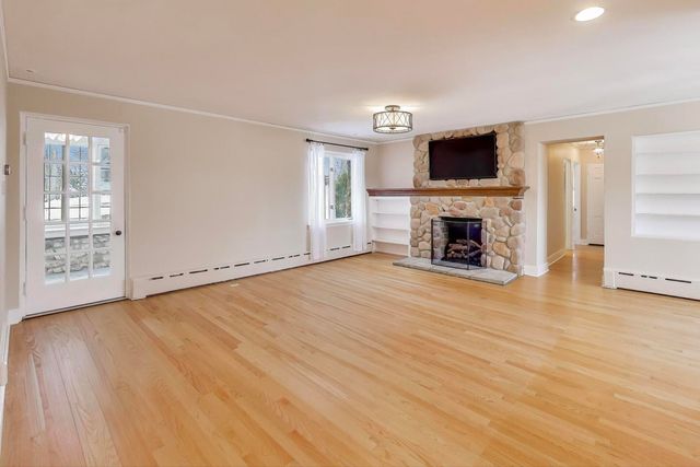 205 Orchard Road, North Barrington, IL 60010