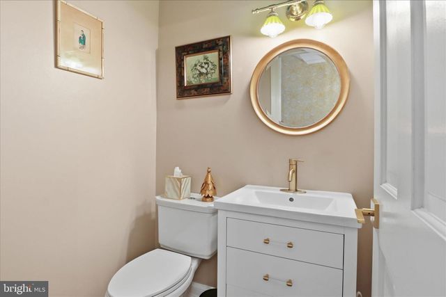 408 N PITT ST, Alexandria, VA 22314