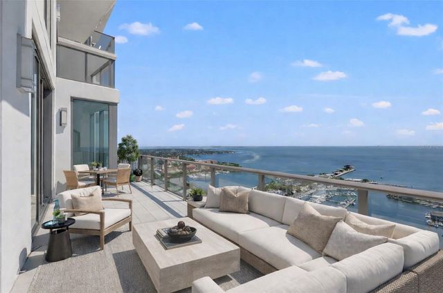 100 1ST AVENUE N 3902, St Petersburg, FL 33701