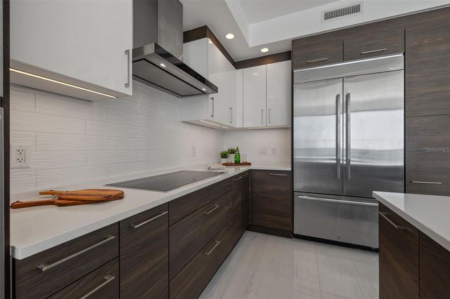 100 1ST AVENUE N 3902, St Petersburg, FL 33701