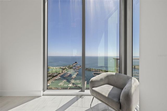 100 1ST AVENUE N 3902, St Petersburg, FL 33701