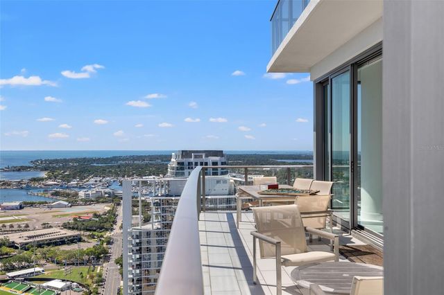 100 1ST AVENUE N 3902, St Petersburg, FL 33701