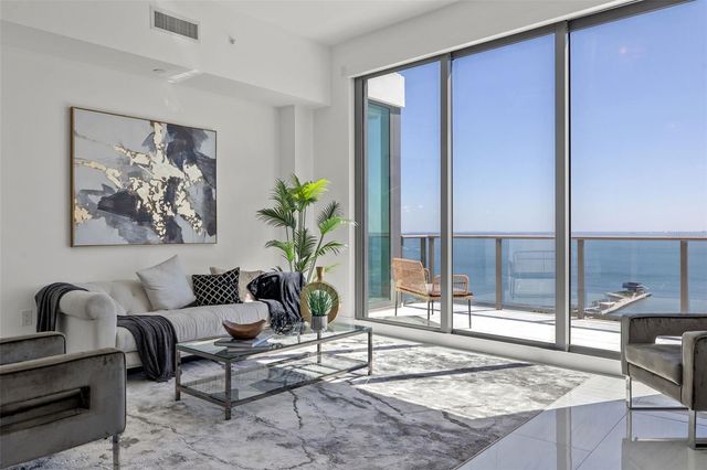 100 1ST AVENUE N 3902, St Petersburg, FL 33701