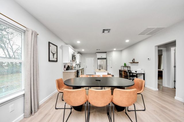 2811 Winbern Street, Houston, TX 77004