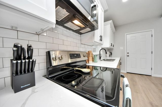 2811 Winbern Street, Houston, TX 77004