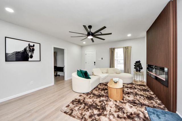 2811 Winbern Street, Houston, TX 77004