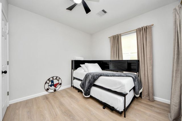 2811 Winbern Street, Houston, TX 77004