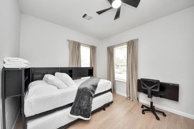 2811 Winbern Street, Houston, TX 77004