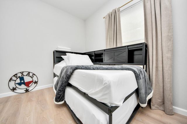 2811 Winbern Street, Houston, TX 77004