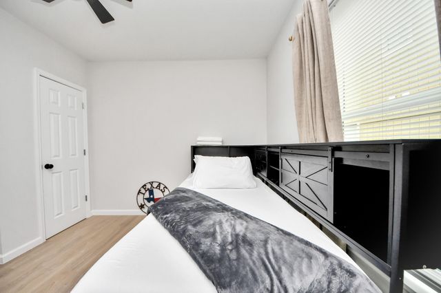 2811 Winbern Street, Houston, TX 77004