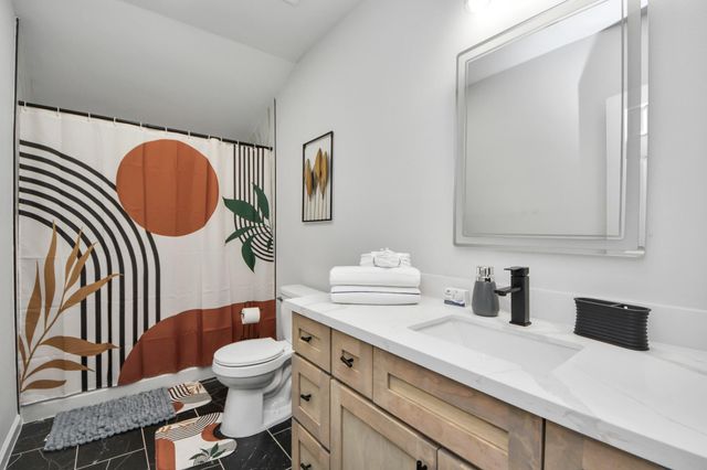 2811 Winbern Street, Houston, TX 77004