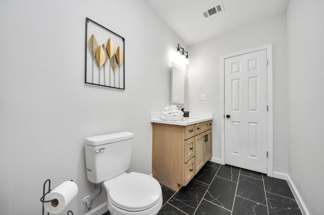 2811 Winbern Street, Houston, TX 77004