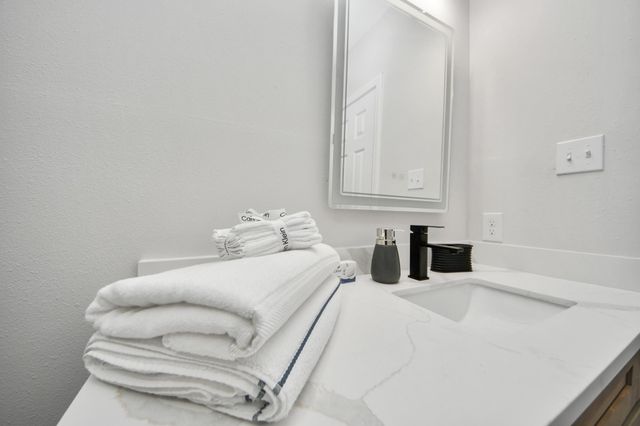 2811 Winbern Street, Houston, TX 77004